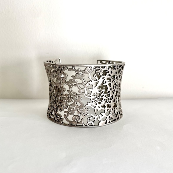 Vintage Ornate Cuff Bracelet - Picture 5 of 15